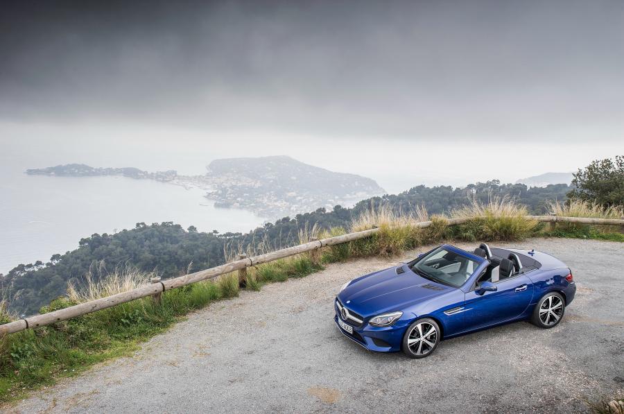  Mercedes-Benz SLC300 2016 года  (фото 17 из 22)